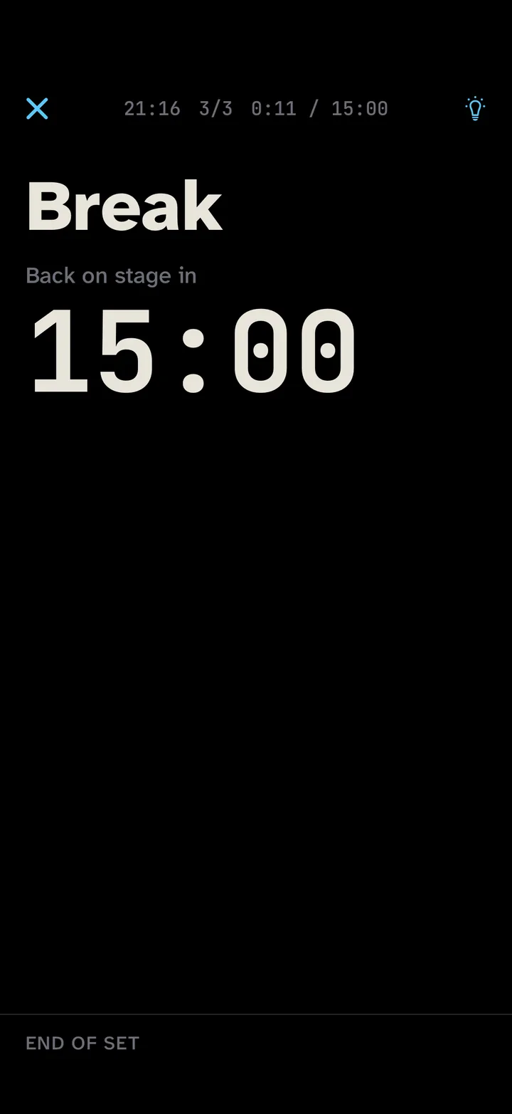 A break screen counting down to the second set.